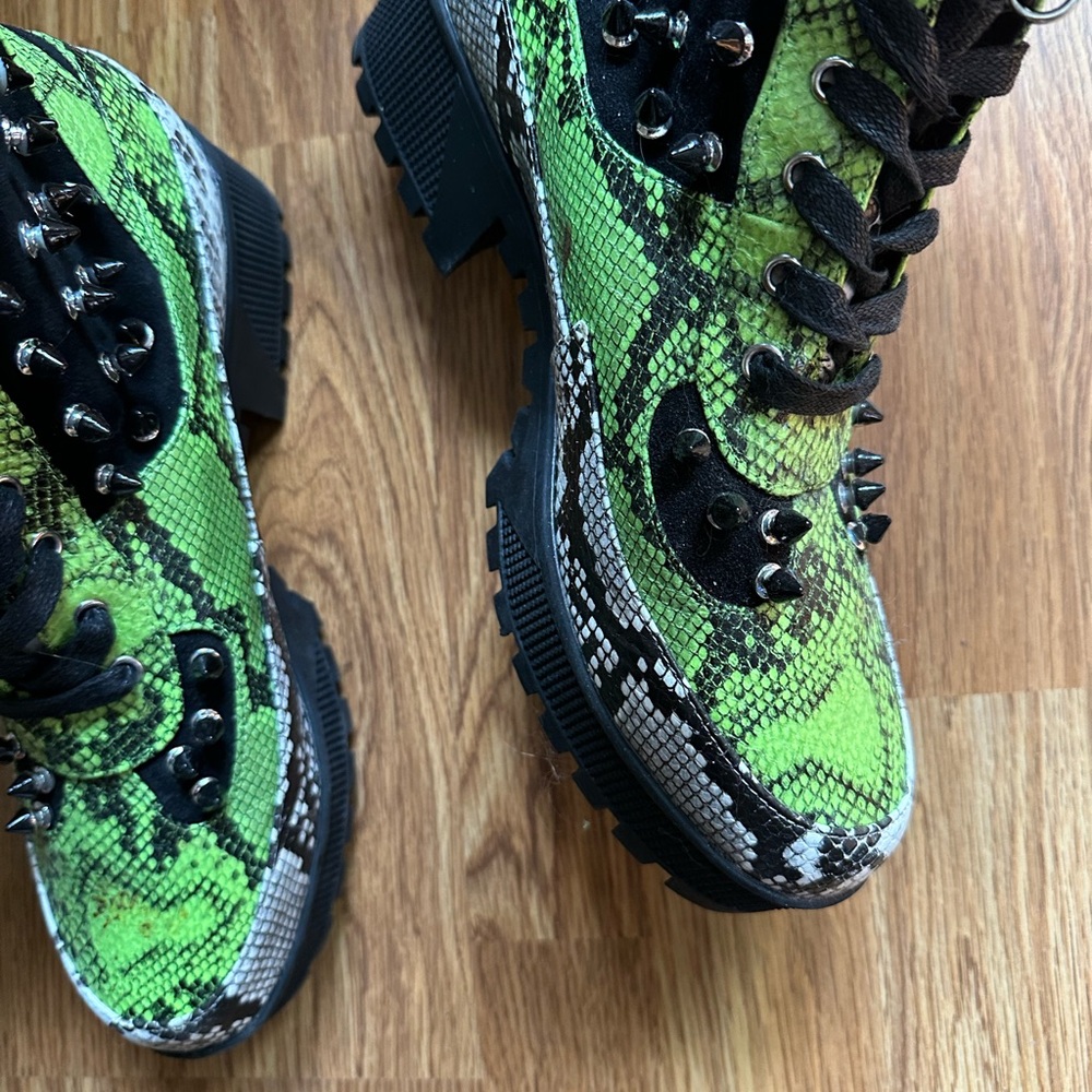 Cape Robbin Green Snake Print Combat Boots size 11 - Picture 4 of 8